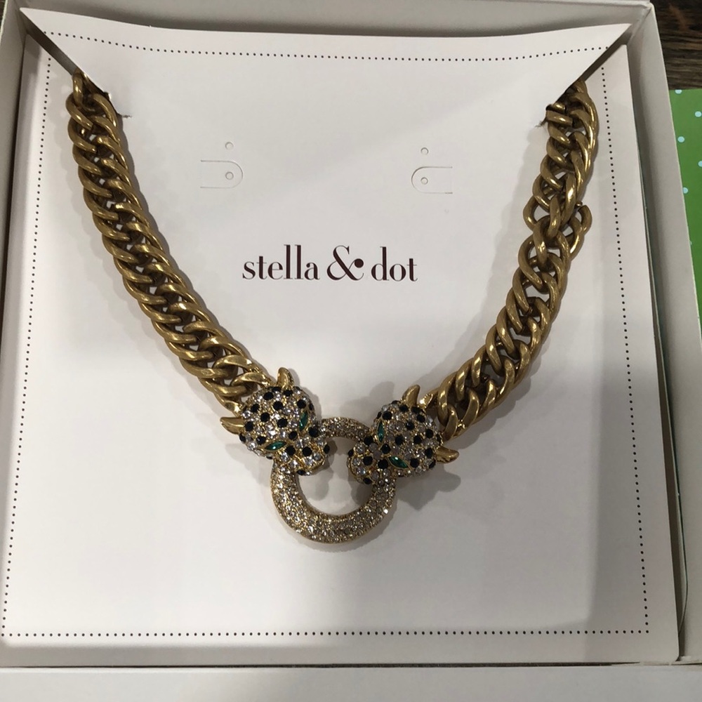 NIB Stella and Dot Roar Pendant